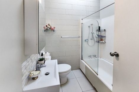 Photo of property in 10b Camellia Terrace, Maungaraki, Lower Hutt, 5010