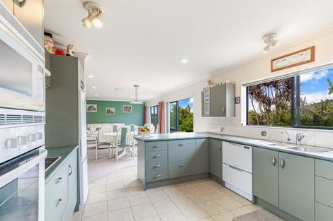 Photo of property in 4 Toledo Avenue, Henderson, Auckland, 0612