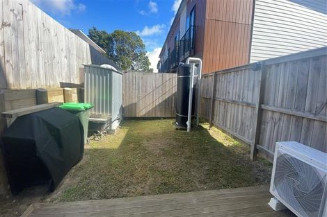 Photo of property in 5/1 Sylvan Crescent, Te Atatu South, Auckland, 0610