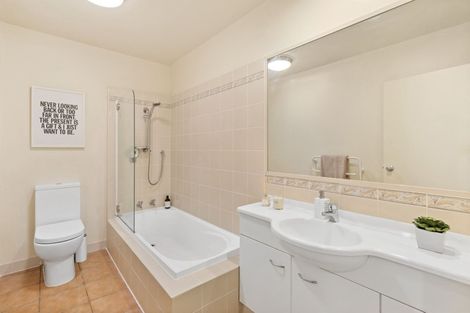 Photo of property in 2/60 Arran Road, Browns Bay, Auckland, 0630