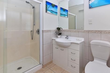 Photo of property in 28 Blackwood Drive, Wattle Downs, Auckland, 2103