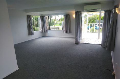 Photo of property in 4 Balmore Place, Wattle Downs, Auckland, 2103