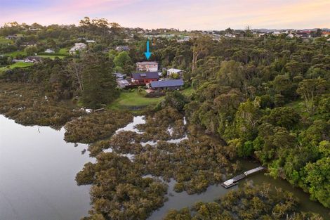 Photo of property in 127 Whangaparaoa Road, Red Beach, 0932