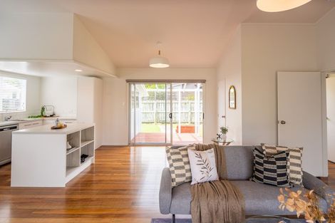 Photo of property in 23 Greenaway Road, Waikanae, 5036