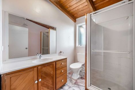 Photo of property in 46a Farquhar Road, Glendene, Auckland, 0602