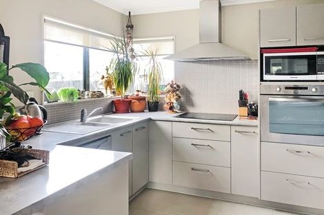 Photo of property in 2/60 Salisbury Road, Birkdale, Auckland, 0626