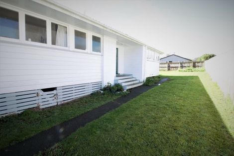 Photo of property in 11 Huia Street, Waiuku, 2123