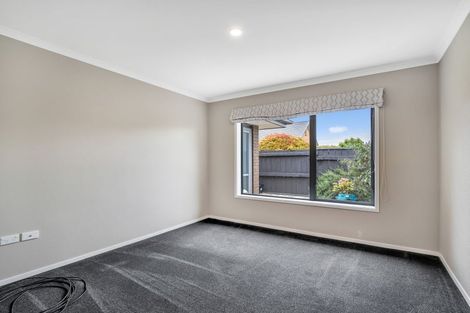 Photo of property in 3 Crabapple Close, Milson, Palmerston North, 4414
