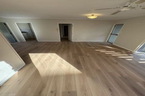 Photo of property in 81 Kemp Road, Massey, Auckland, 0614