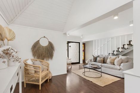 Photo of property in 94b Aikmans Road, Merivale, Christchurch, 8014