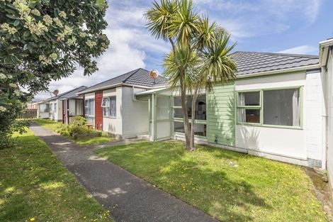 Photo of property in 2/102 Endeavour Street, Lyall Bay, Wellington, 6022