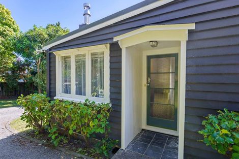 Photo of property in 8 Winara Avenue, Waikanae, 5036