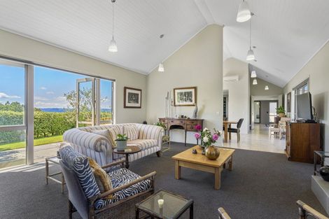 Photo of property in 40 Glenlochy Rise, Acacia Bay, Taupo, 3385