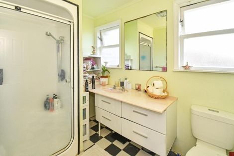 Photo of property in 18 Mcannalley Street, Manurewa East, Auckland, 2102