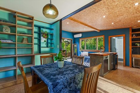 Photo of property in 132 Seaview Road, Piha, New Lynn, 0772