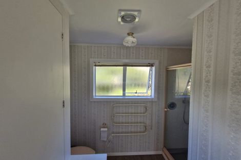 Photo of property in 13 Waikare Street, Karori, Wellington, 6012