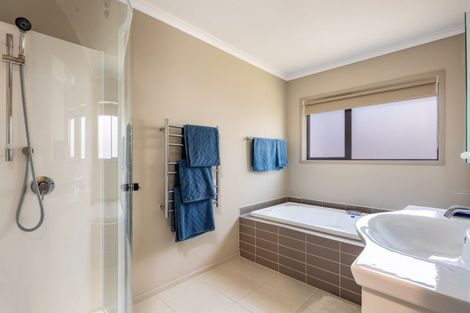 Photo of property in 58e Gilbert Street, New Plymouth, 4310