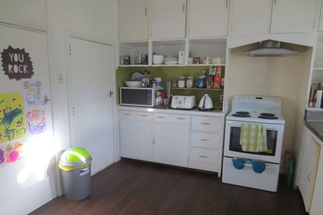 Photo of property in 9 East Street, Terrace End, Palmerston North, 4410