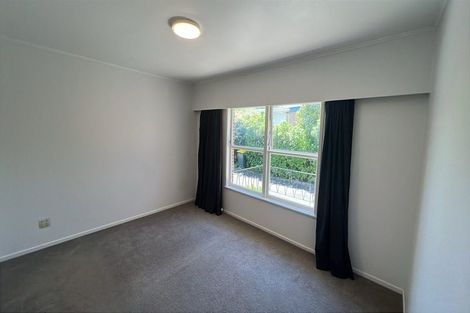 Photo of property in 2/8 Evelyn Place, Hillcrest, Auckland, 0627