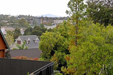 Photo of property in 1/25 Rhinevale Close, Henderson, Auckland, 0612