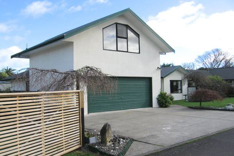 Photo of property in 5 Gregory Close, Palmerston North, 4414