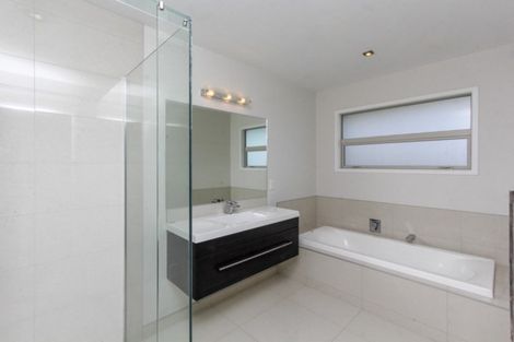 Photo of property in 5 Maunga Heights, Hurworth, New Plymouth, 4371