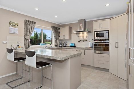 Photo of property in 22 Oakwood Way, Papamoa Beach, Papamoa, 3118