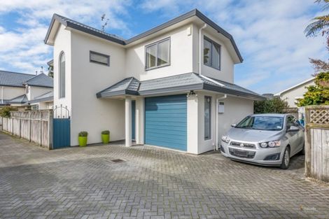 Photo of property in 2 Boulcott Street, Boulcott, Lower Hutt, 5010