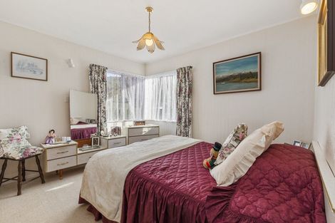 Photo of property in 5 Lees Grove, Wainuiomata, Lower Hutt, 5014