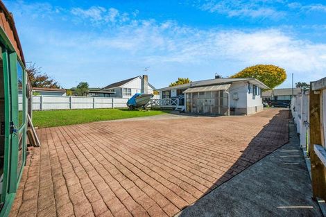 Photo of property in 12 Ussher Place, Pakuranga Heights, Auckland, 2010