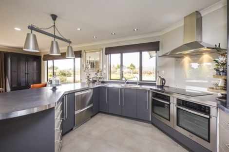 Photo of property in 15 Dobsons Lane, Kelvin Grove, Palmerston North, 4470