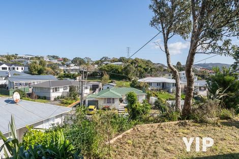Photo of property in 58 Kenmore Street, Newlands, Wellington, 6037