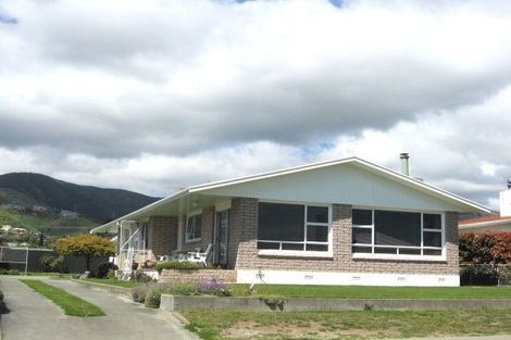 Photo of property in 24 Fergusson Street, Stoke, Nelson, 7011