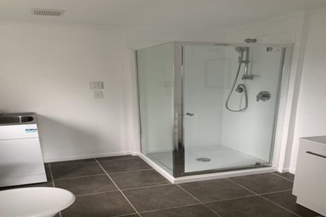 Photo of property in 16a Holiday Road, Stanmore Bay, Whangaparaoa, 0932