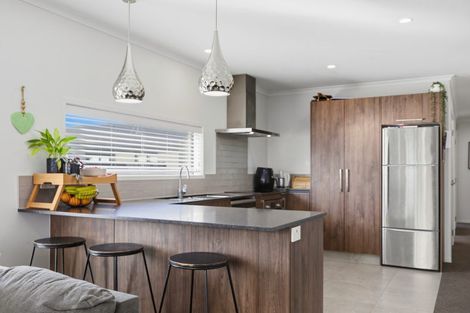 Photo of property in 51 Crown Street, Papamoa, 3118