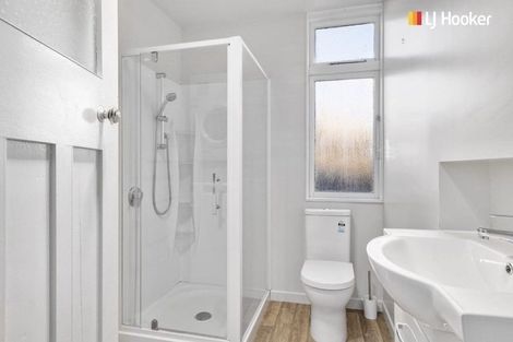 Photo of property in 74 Hargest Crescent, Saint Clair, Dunedin, 9012