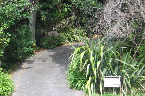 Photo of property in 8 Browns Bay Road, Rothesay Bay, Auckland, 0630