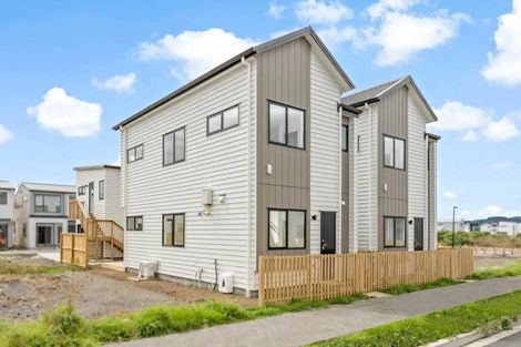 Photo of property in 28 Whare Kauri Road, Papakura, 2110