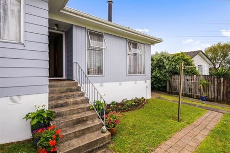 Photo of property in 6 Cherry Tree Place, Massey, Auckland, 0614