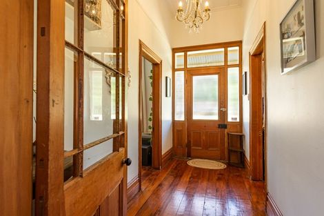 Photo of property in 99 Amohia Street, Paraparaumu, 5032