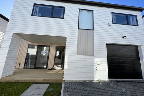 Photo of property in 9/535 Swanson Road, Ranui, Auckland, 0612