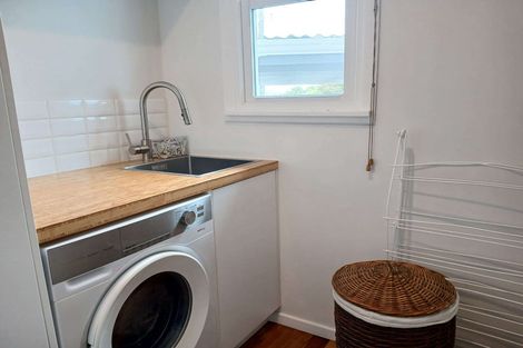 Photo of property in 5 Beazley Avenue, Paparangi, Wellington, 6037