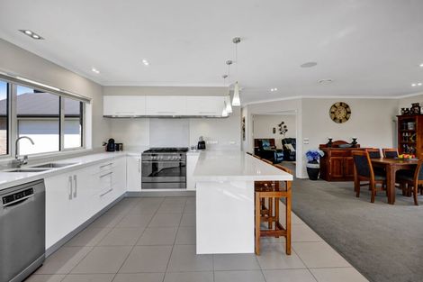 Photo of property in 1 Elizabeth Grove, Stratford, 4332