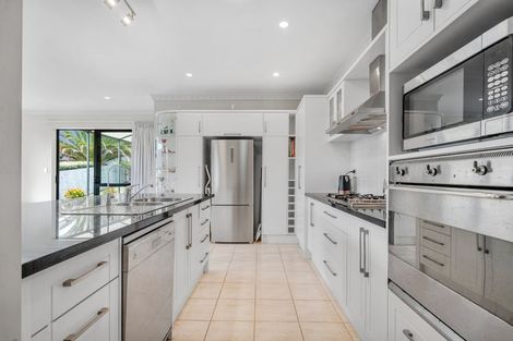 Photo of property in 16 Leafield Crescent, Henderson, Auckland, 0612