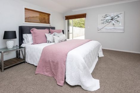 Photo of property in 11a Pegler Drive, Howick, Auckland, 2014