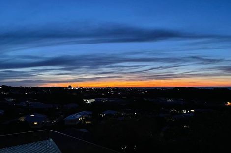 Photo of property in 3a Hillcrest Street, Glen Avon, New Plymouth, 4312