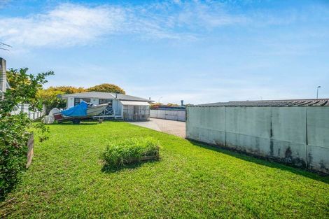 Photo of property in 12 Ussher Place, Pakuranga Heights, Auckland, 2010