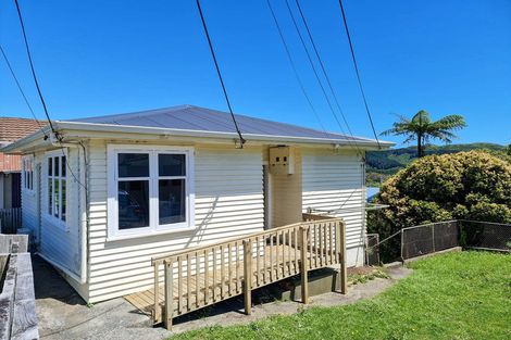 Photo of property in 85 Northland Road, Northland, Wellington, 6012