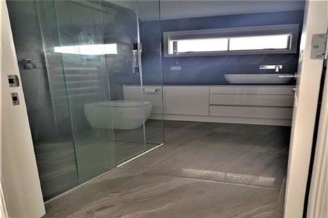 Photo of property in 480a Beach Road, Murrays Bay, Auckland, 0630