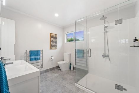 Photo of property in 107 Braemar Road, Castor Bay, Auckland, 0620